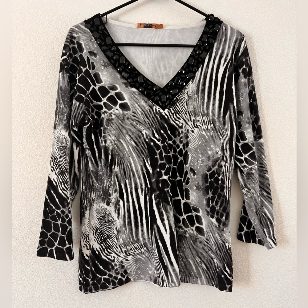 Belldini Animal Print Black White Grey Gem Neckline Quarter Sleeve Top Large